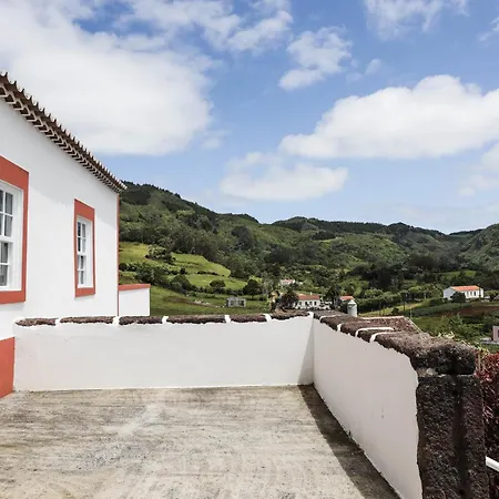 Casa De Almagreira - Empreendimento De Turismo Em Espaco Rural -