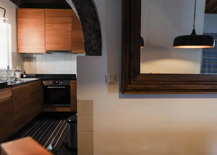 Casa De Almagreira - Empreendimento De Turismo Em Espaco Rural - *