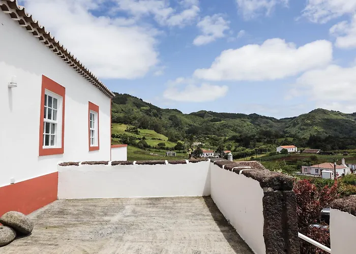 Casa De Almagreira - Empreendimento De Turismo Em Espaco Rural -