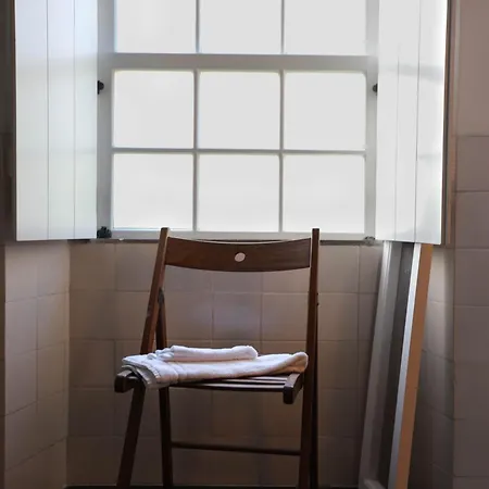 Casa De Almagreira - Empreendimento De Turismo Em Espaco Rural -