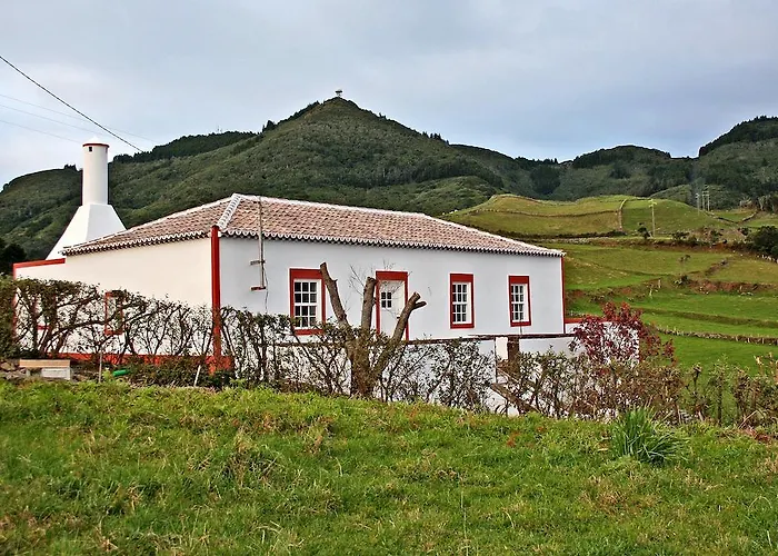 Casa De Almagreira - Empreendimento De Turismo Em Espaço Rural -